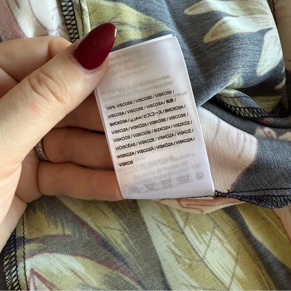 Farm Rio - Surreal Flowers Long-Sleeve Midi-Dress - Picture 11 of 16